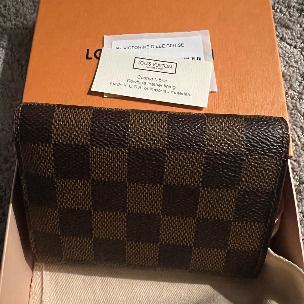 Louis Vuitton victorine wallet - Picture 9 of 11
